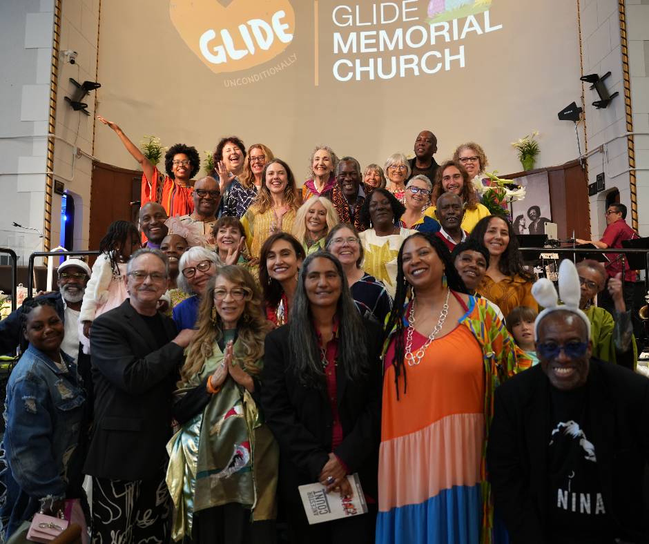 GlideChurch's tweet image. Easter at Glide Church was filled with joy and renewal. Kids ran through the sanctuary for our egg hunt, and services brought music, poetry, and connection. We were happy to celebrate with Kimberly Williams, daughter of Rev. Cecil Williams. #GlideChurch