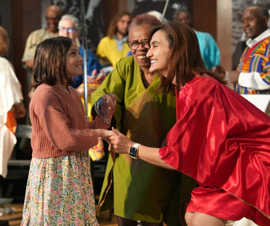 GlideChurch's tweet image. Easter at Glide Church was filled with joy and renewal. Kids ran through the sanctuary for our egg hunt, and services brought music, poetry, and connection. We were happy to celebrate with Kimberly Williams, daughter of Rev. Cecil Williams. #GlideChurch