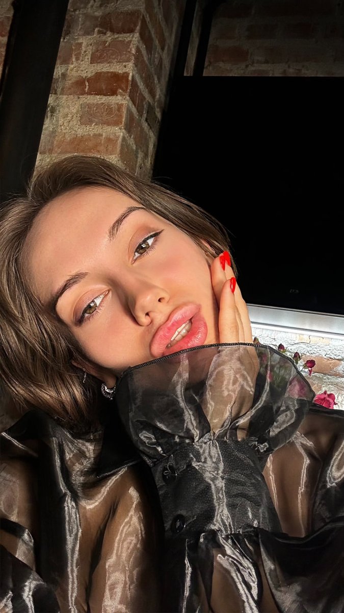 Not your average girl. I don’t scream — I whisper what you crave.