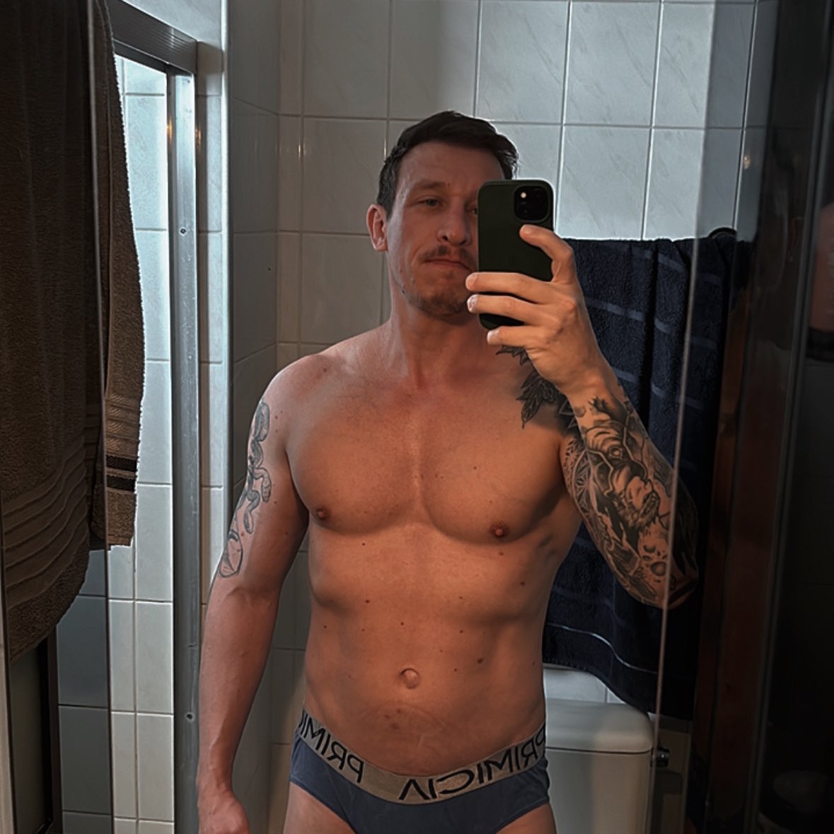 Quem diria que dieta + aeróbio daria um grau no shape né?