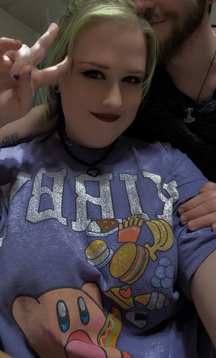 cupcake enjoyer 🖤 tweet media