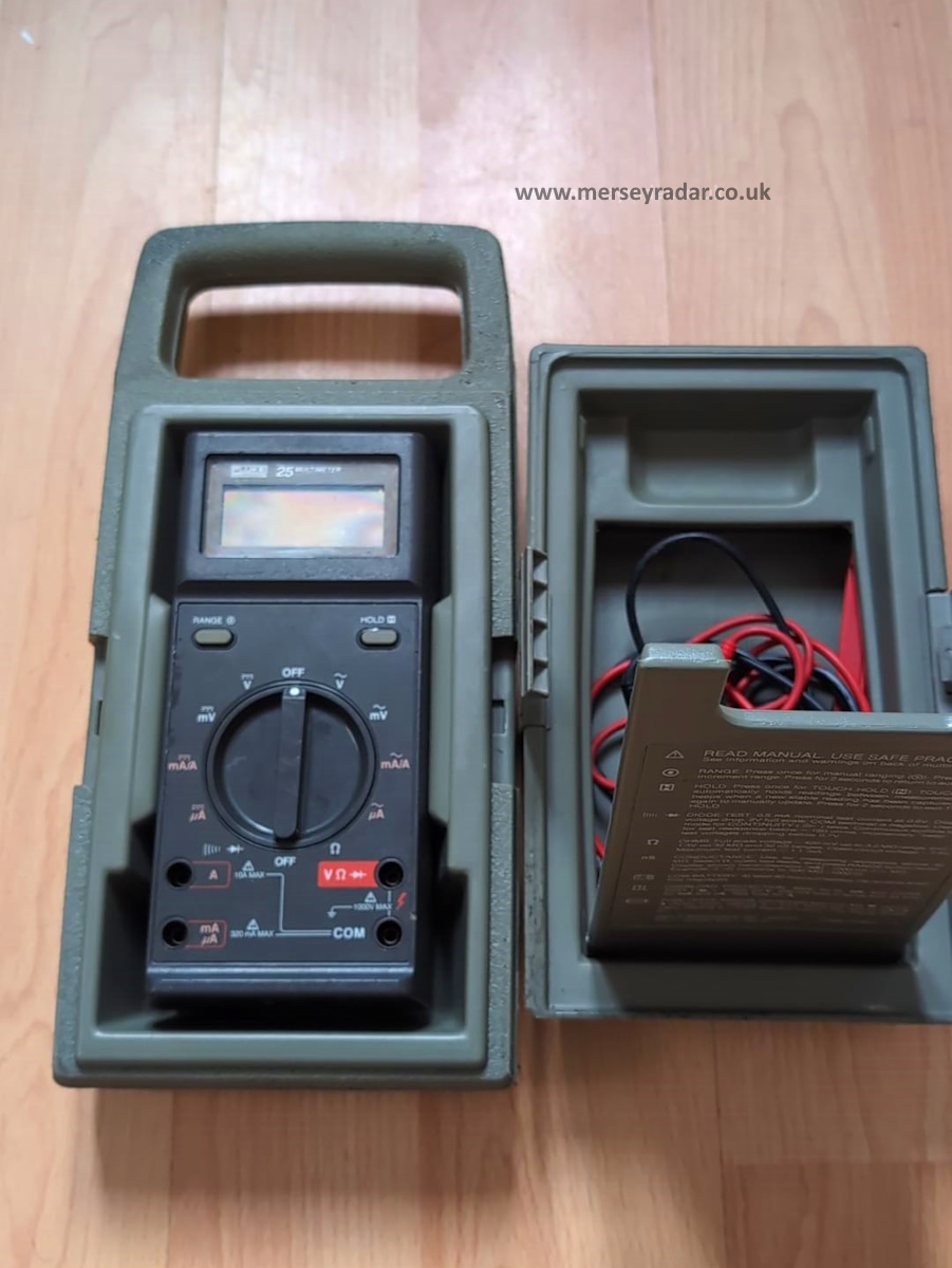 I found this old relic in my shed, My Fluke 25 from the 1990s. Massive..
In its day one of the best meters available. Made to exacting standards by Fluke/Philips 🇳🇱 and supplied to Military and petrochem companies worldwide.
Still working fine, 1000v ⚡️rating and they meant it 👍