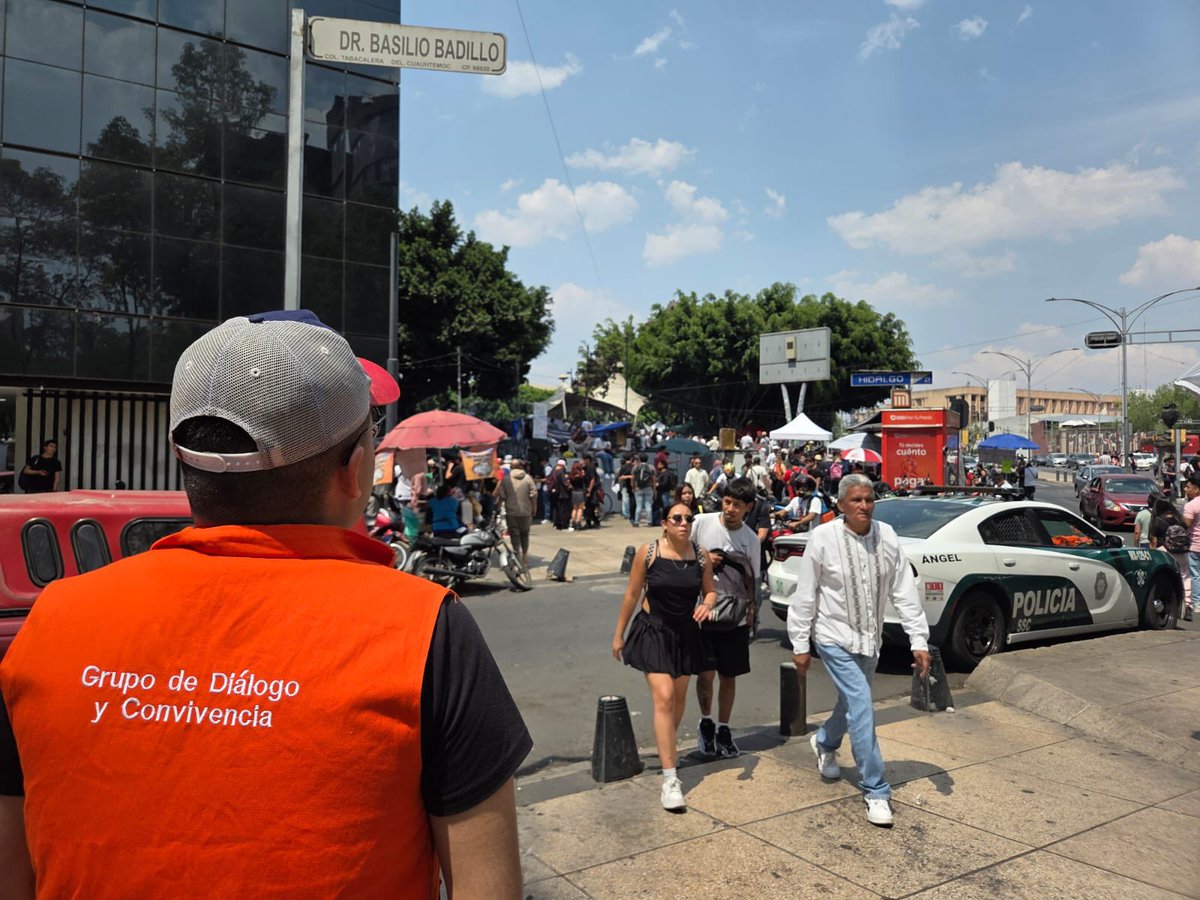 craviotocesar's tweet photo. ¡Por un 4:20 seguro y en orden!

El equipo de la @SeGobCDMX, a través del Grupo de Diálogo y Convivencia, en coordinación con la @SSC_CDMX y la @CDHCMX, realiza recorridos en los distintos eventos relacionados con esta fecha.

Supervisan que no se comercialicen ni cannabis ni alcohol, promoviendo el respeto a las libertades y garantizando condiciones de seguridad y convivencia para todas las personas.