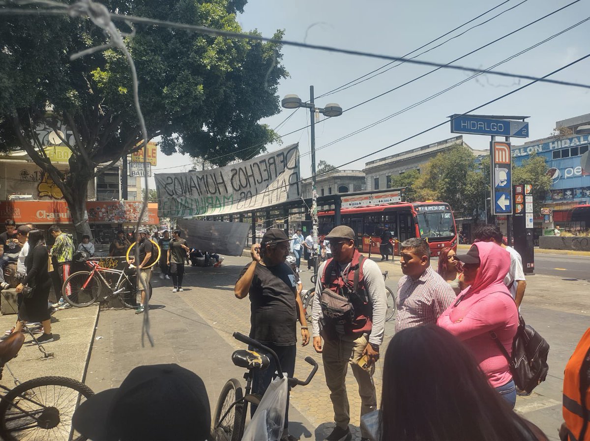craviotocesar's tweet photo. ¡Por un 4:20 seguro y en orden!

El equipo de la @SeGobCDMX, a través del Grupo de Diálogo y Convivencia, en coordinación con la @SSC_CDMX y la @CDHCMX, realiza recorridos en los distintos eventos relacionados con esta fecha.

Supervisan que no se comercialicen ni cannabis ni alcohol, promoviendo el respeto a las libertades y garantizando condiciones de seguridad y convivencia para todas las personas.