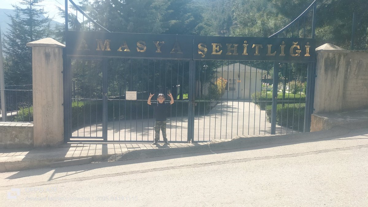 tugceeq's tweet photo. Gül Yetişir, Bahçe Güzelleşir.

Kız Yetişir, Vatan Güzelleşir..🇹🇷

MHP Amasya il Başkanı,MHP Kacep il Başkanı ve Eslem ile birlikte #Amasyaşehitligi 'ne yaptığımız Ziyaret. 

Şehitler Ölmez,
Vatan Bölünmez.. 🇹🇷🇹🇷

#mhp #bozkurt #türküngücü #asenalar  #sehitlerhaftası https://t.co/vKjFMJ48v6