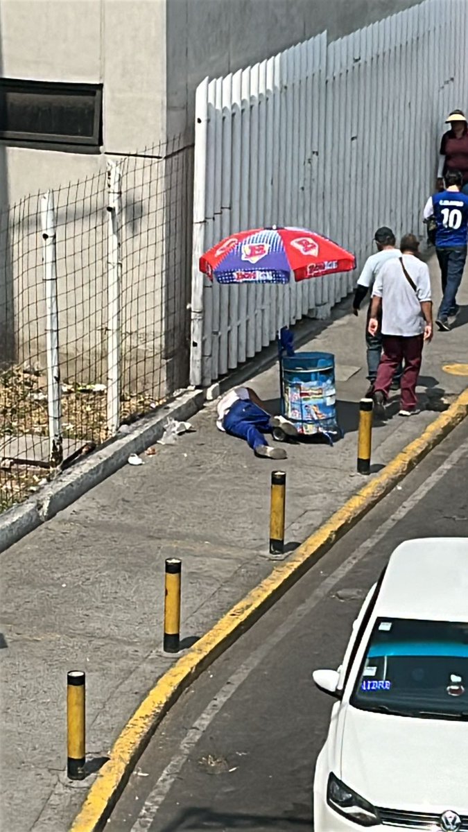 gacollazo's tweet photo. Con este calor, ni un bonice ayuda 🥹metro villa https://t.co/xxvrA7kuq1