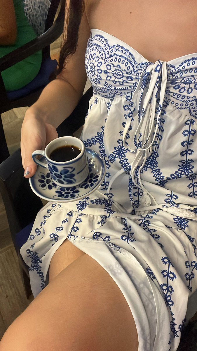 baldclara's tweet photo. eu vestida igual a xicara…..twinning https://t.co/0A42glZKlJ