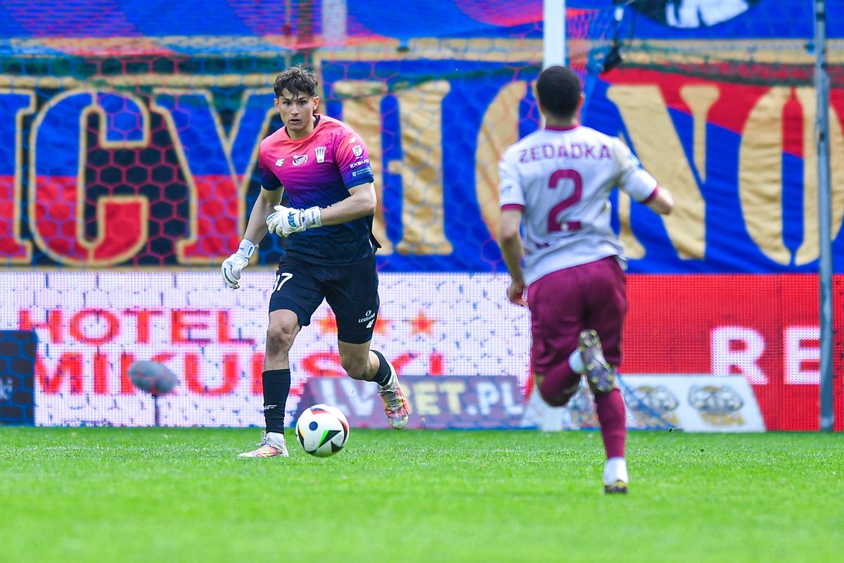 Korona_Kielce's tweet image. 🔙 Kilka ujęć z meczu #KORPIA ⚔️
📷 Galeria 👉 bit.ly/4jEbkht