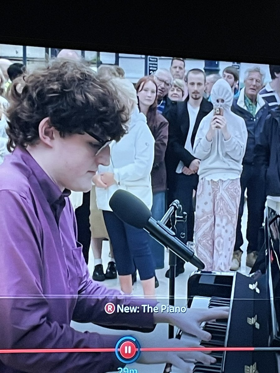 Ginger_205's tweet photo. I’m sorry, what’s this all about? #thepiano @Channel4 https://t.co/YUWQKH3Jnu