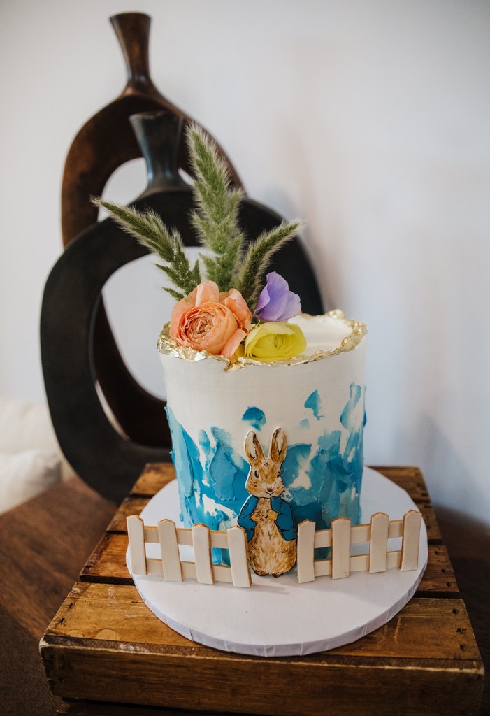 🌼✨ Setting the scene for an unforgettable Easter Sunday using pastel blooms, delicate tableware, and cheerful decor! 🐣💖

We hope everyone has a great Easter Sunday! 

#easter #eastersunday #tablescape #eventdecor #eventplanning