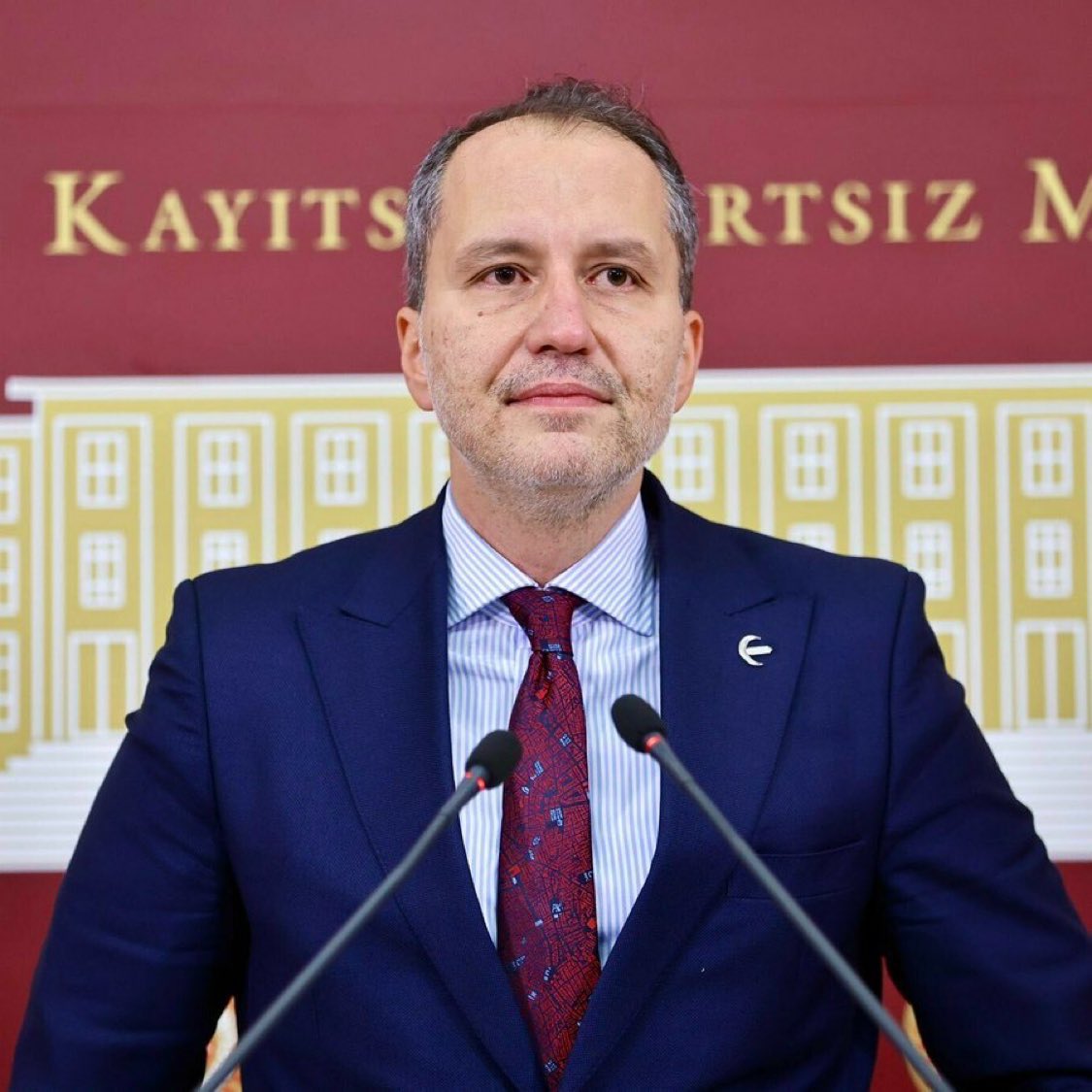 Fatih Erbakan: 

“3 çocuklu 5 kişilik bir ailenin ayda 100 bin TL gelire sahip olması lazım.”