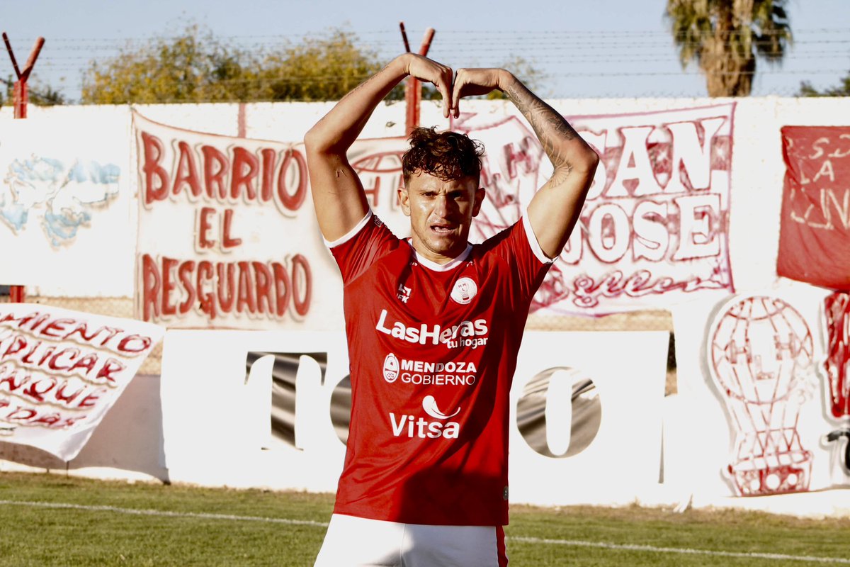 Final del partido  en el General San Martín. 

🔴⚪️Huracán L.H 1 - 1 Juventud Unida S.L 🔵🟡

⚽️ @tomas97lopez 

¡Vamos Globo!🎈