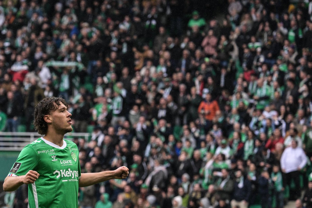 11 - En 2025, Lucas Stassin a marqué 11 buts avec Saint-Etienne en Ligue 1, seuls Ousmane Dembélé (13) et Mika Biereth (12) font mieux. Afou.