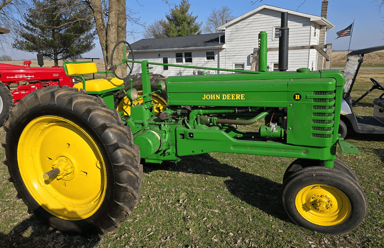 MachineryPete's tweet photo. Marion Schmidt antique tractors, toys, pedal tractors online estate auction Tuesday (5 PM CT) in Altamont, IL by my friends at Schmid Auction  1937 JD B; 1951 JD A; 1956 Farmall 300; 1937 Farmall F20; JD A pedal tractor + much more. Info/bidding: https://t.co/0VI7MARSCG) https://t.co/kwmcwDpP7X