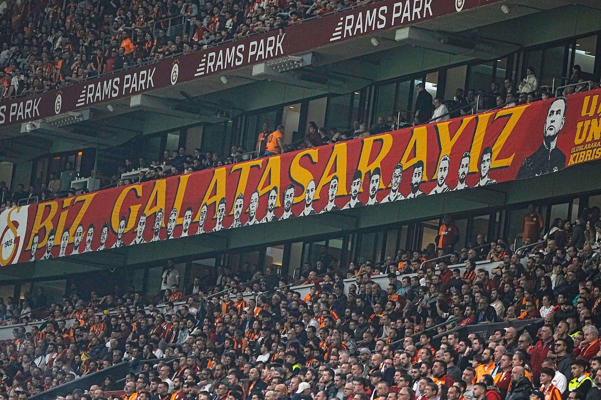 ❤️💛BİZ GALATASARAYIZ❤️💛
#GalatasaraySK