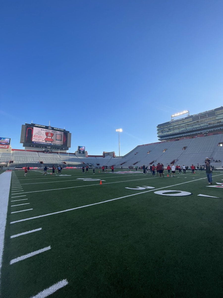 truly blessed to have an amazing visit this weekend in Tucson, Arizona with the wildcats. Amazing environment, love the energy and hope to see a bright season this year ! #BearDown 

<a href="/CoachNateOishi/">Nathaniel Oishi</a> <a href="/CoachJsalavea/">Joe Salave'a</a> <a href="/PrepRedzoneNV/">Prep Redzone Nevada</a> <a href="/ArizonaFBall/">Arizona Football</a> <a href="/ZReyes_PRZ/">Zack Reyes</a> <a href="/BrandonHuffman/">Brandon Huffman</a>