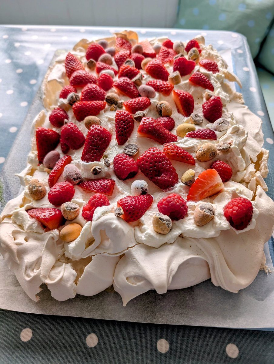 #pavlova #Easter