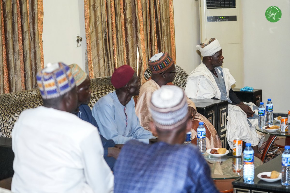 Gitata Emirate Council Dignitaries Visit Sheikh Zakzaky in Abuja

Dignitaries from the Gitata Emirate Council paid a visit to Sheikh Ibraheem Zakzaky (H) at his residence in Abuja today, Sunday.

22/Shawwal/1446
20/April/2025