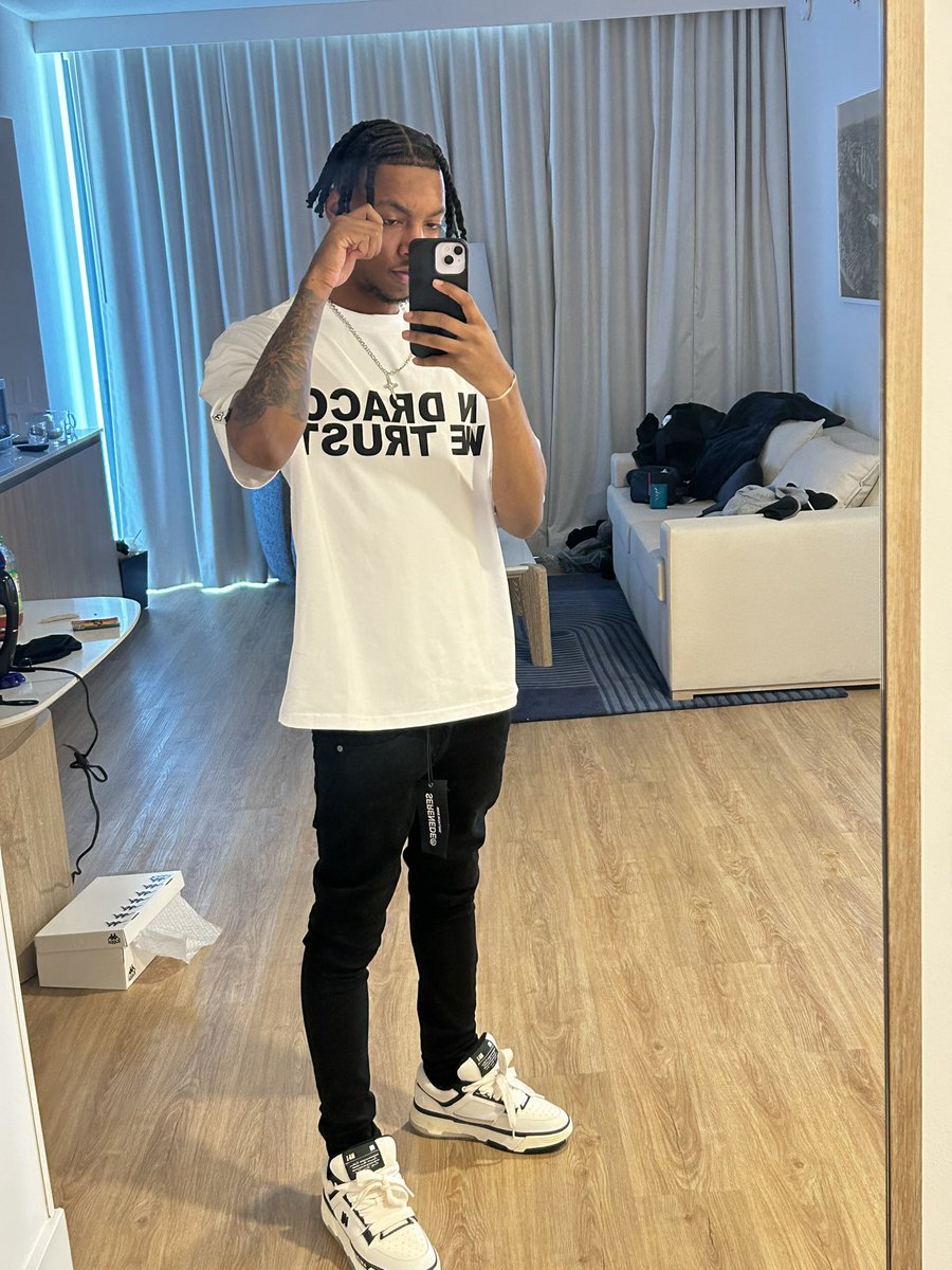 DJ tweet media