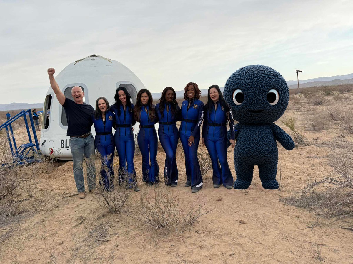 What I love more than anything is sharing my passion! 
#BlueOriginWithPiu  #katyperry #KatyInSpace #BlueOrigin
