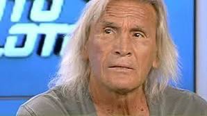 Qué pena que se nos haya ido el loco Gatti, un tipo genuino, con personalidad, brillante, futbolista y futbolero. Un placer y un honor haberte conocido y haber compartido muchas horas . Hasta siempre, loquito !!!