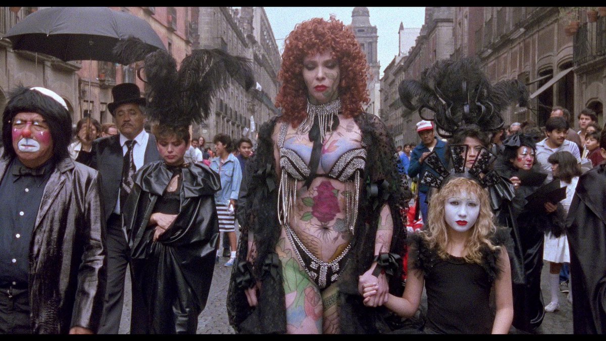 Acabamos de ver Santa Sangre y definitivamente ha sido una cosa