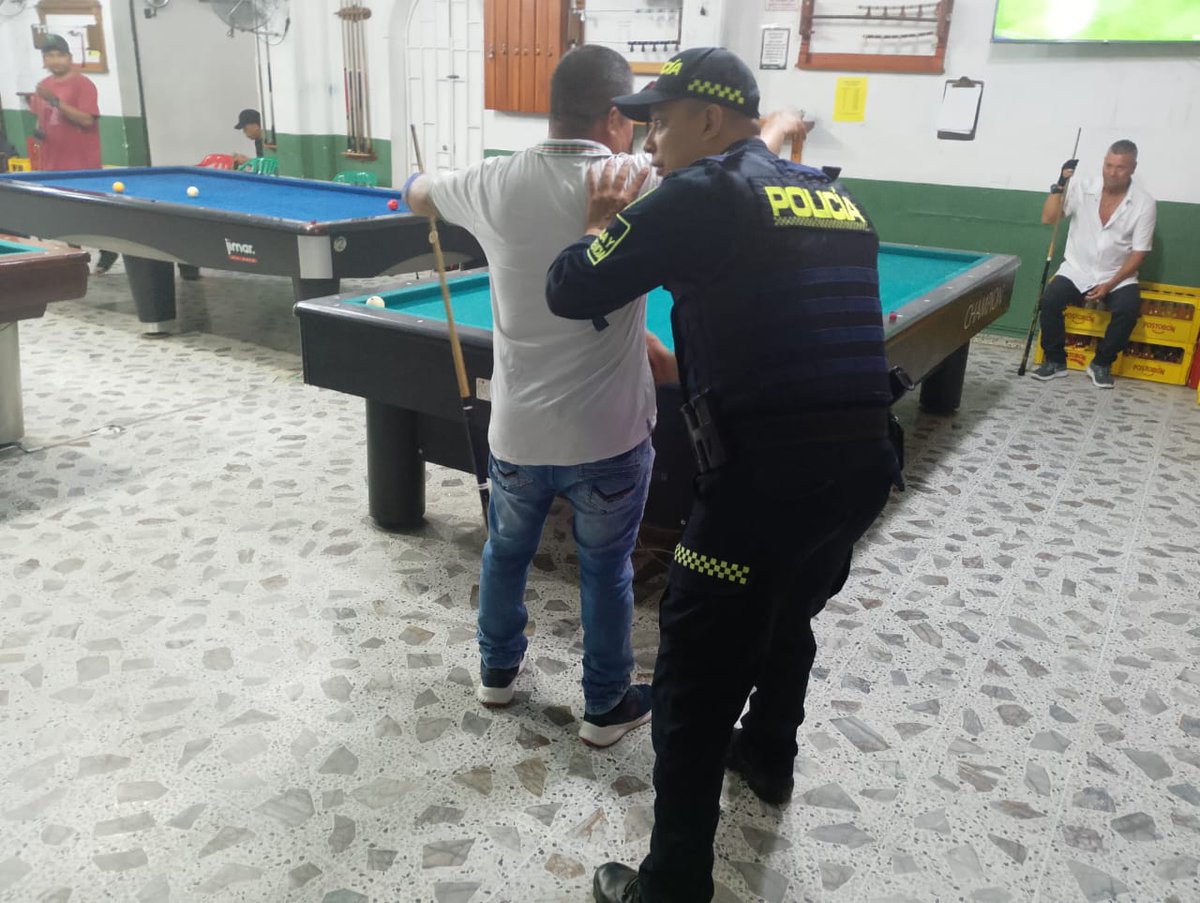 Policiantioquia's tweet photo. En el municipio de #SanRafael, nuestras unidades de @ProteccionPonal realizaron actividades de vigilancia y control en los establecimientos abiertos al público para verificar que no se encuentren niños, niñas y adolescentes en su interior, protegiendo su integridad. #DiosYPatria https://t.co/7xNx44QFw2