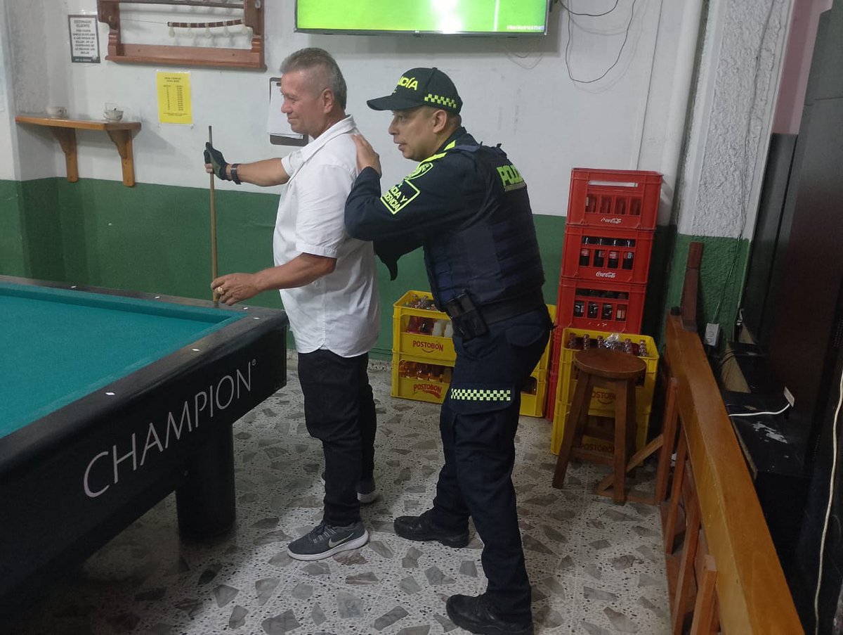 Policiantioquia's tweet photo. En el municipio de #SanRafael, nuestras unidades de @ProteccionPonal realizaron actividades de vigilancia y control en los establecimientos abiertos al público para verificar que no se encuentren niños, niñas y adolescentes en su interior, protegiendo su integridad. #DiosYPatria https://t.co/7xNx44QFw2