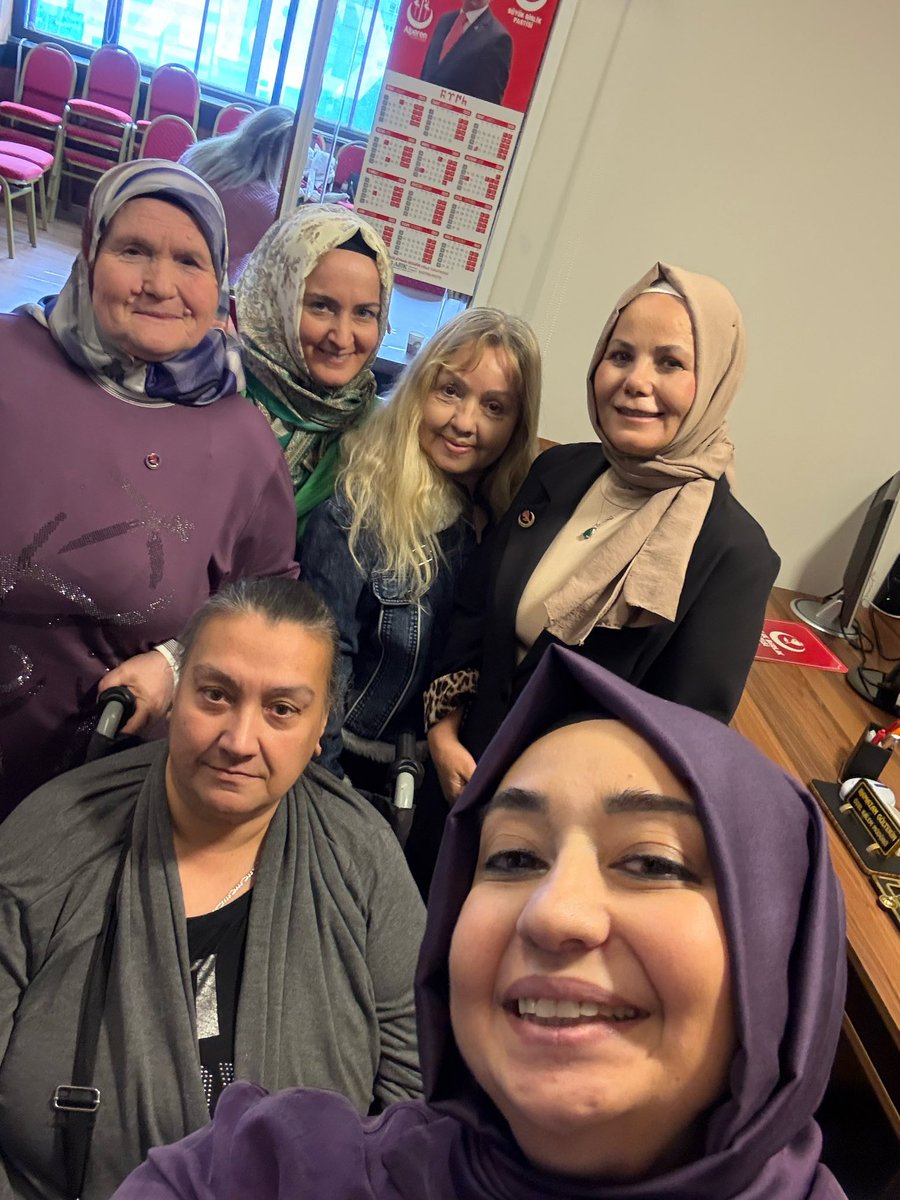 Dilek_Keskin14's tweet photo. Teşkilat olmak; sadece toplantı masalarında karar almak değil, kalpten kalbe köprü kurabilmektir.

Bir tebessümde buluşmak, bir hayale omuz vermek, aynı idealin yükünü birlikte taşımaktır.

İyi ki varsınız hanımlar…
İyi ki yüreğiyle yürüyen, sözüyle güç veren bu güzel kadınlarla aynı yoldayız.
Sadece bir kadro değil, büyük bir aileyiz biz!
#BüyükBirlikPartisi 
#BüyükBirlikKadınKolları 
@kadinkollarigm 
@bbpistanbulil