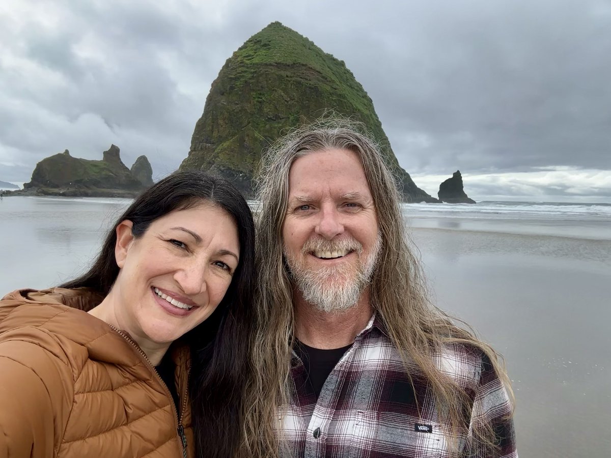 tessatoddmorgan's tweet photo. Happy Easter from these two Goonies 💚 #findyourtriessence #hairdown4Jesus #HeIsRisen https://t.co/gMxdlvSPlz
