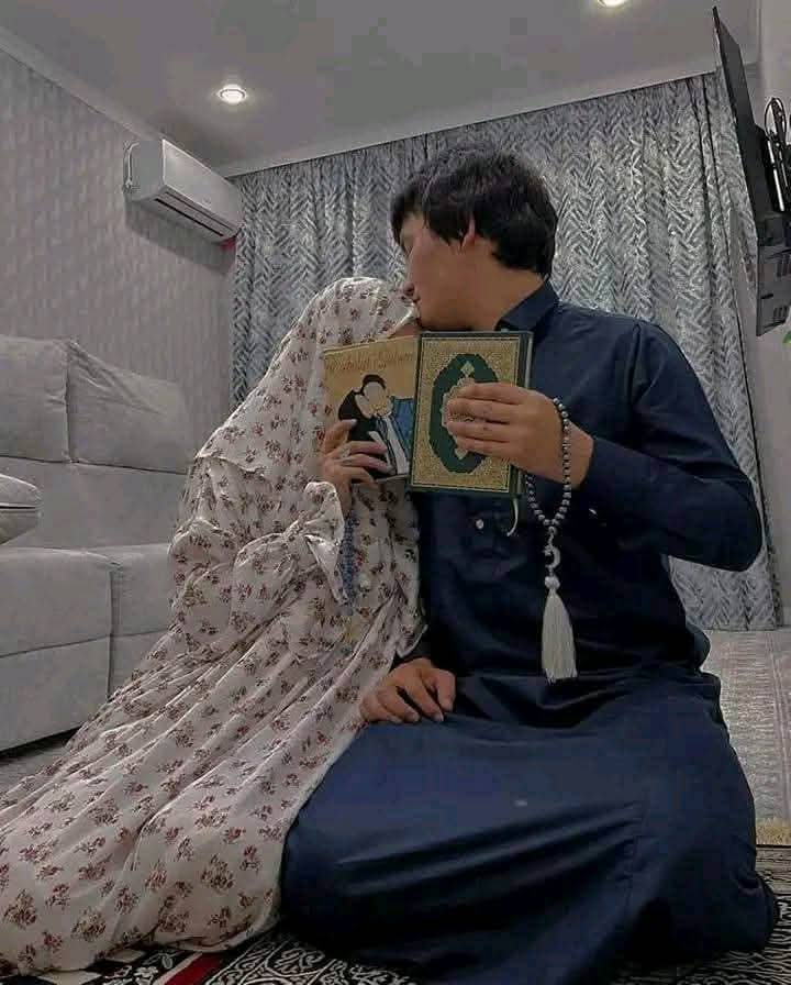 Qu'Allah nous accorde un mariage sans divorce ni épreuve ,un conjoint sans tentation ni  décès prématuré, des enfants pieux et sans maladie . Amine 🤲🏻🥺