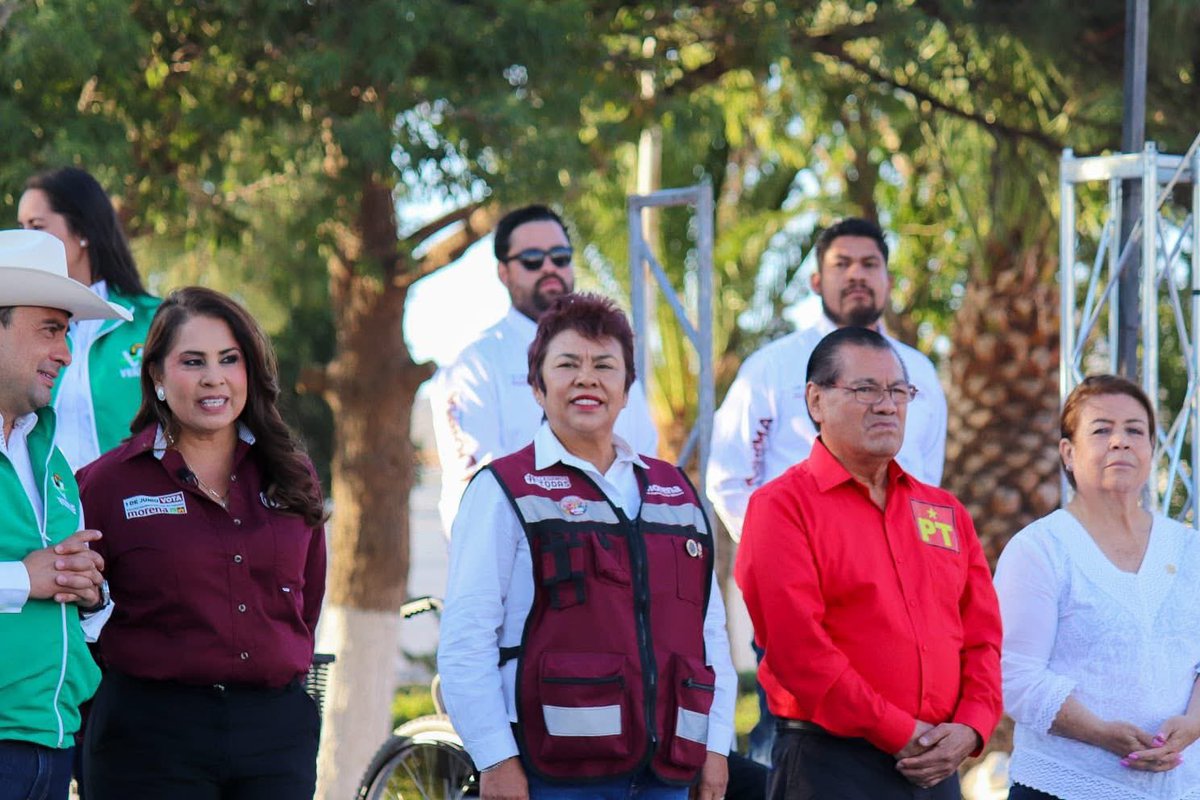 #LaserInformativo

#Elecciones2025|| Arranca campaña la Mtra. Norma Ruiz en #NuevoIdeal

Con fuerza inició su campaña la Mtra. Norma Ruiz en Nuevo Ideal, por la coalición “Sigamos Haciendo Historia” integrada por #MORENA, #PT y #PVEM, acompañada por <a href="/GarciaGaray_L/">Lulú García</a> presidenta