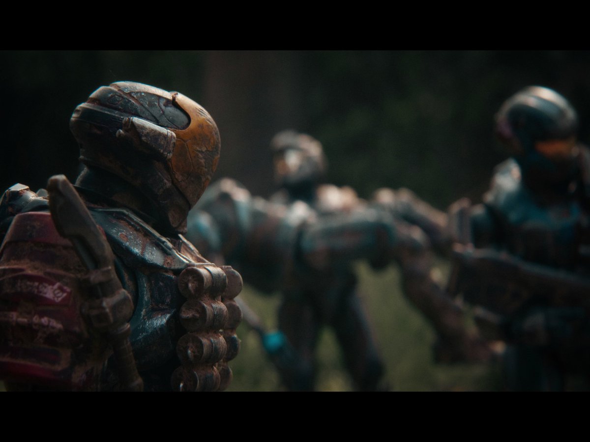 Mooreshots1's tweet photo. Halo toy photography on an anamorphic. https://t.co/RLaE6G32Ie