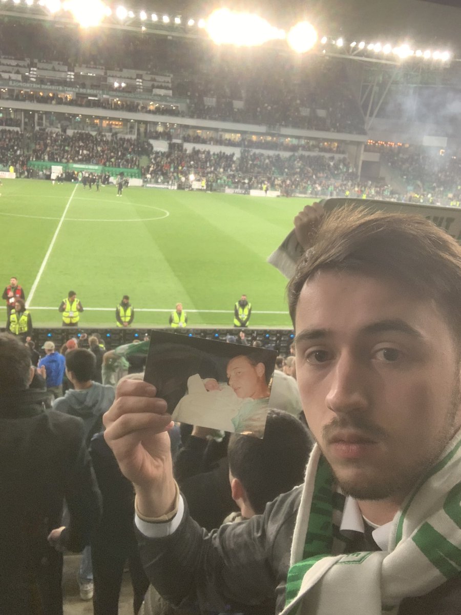 BySnoO1's tweet photo. Mon premier match à GG et c’est déjà le match de ma vie. 

Papa j’espère que tu t’es régalé de là haut ! https://t.co/t1Tua06Zhk