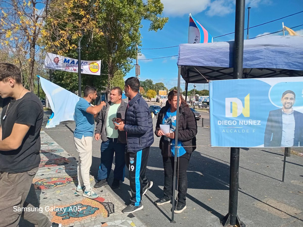 diegonunezuy's tweet photo. Comprometidos con la gente, con el barrio y con el país. 🇺🇾 https://t.co/TNi1ehNm6O