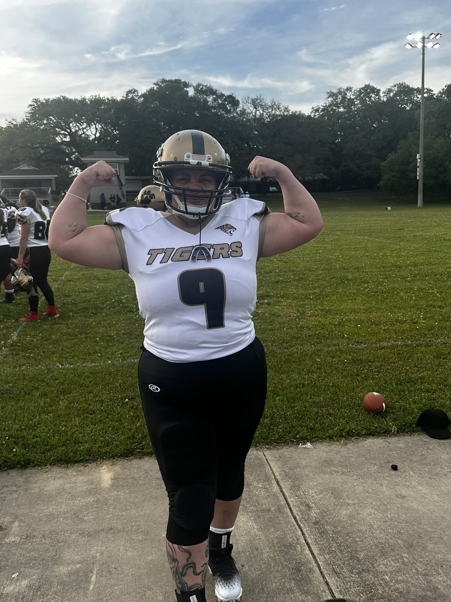 brianna_ogle's tweet photo. Coming home undefeated from my first football game!
 1-0 for the #SouthernTennesseeTigers
My childhood dreams have unfolded so beautifully in the past year and I give all the glory to God for blessing my life.
Follow me on this journey playing my first season of women’s tackle 🏈 https://t.co/2JGzrwoN0Z