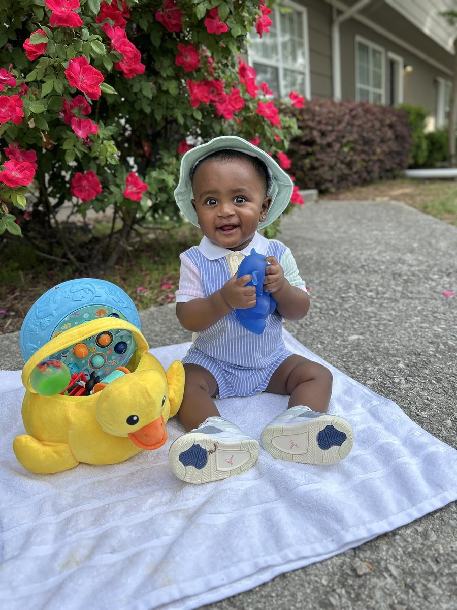shantaniaaaa's tweet photo. Happy Easter from the cutest 🩵🐰 #AcyrisLegend  #Easter2025 #1stEaster https://t.co/AZofTuTAee
