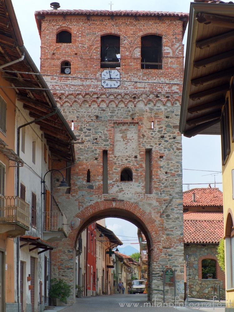 milanofotografo's tweet photo. #Piverone #Torino #Italy: Antique tower access door to the town. Exif, full size image: https://t.co/awUGB1T6Sw
All pics of Piverone: https://t.co/e1LoQieG6z
@Borghi_Italia_N @BorghiPiuBelli @borghi_ditalia @borghiitaliani @IScoprire @torinopiemonte @lsvPiemonte @piemonte_tur https://t.co/vqhNq6ld2N