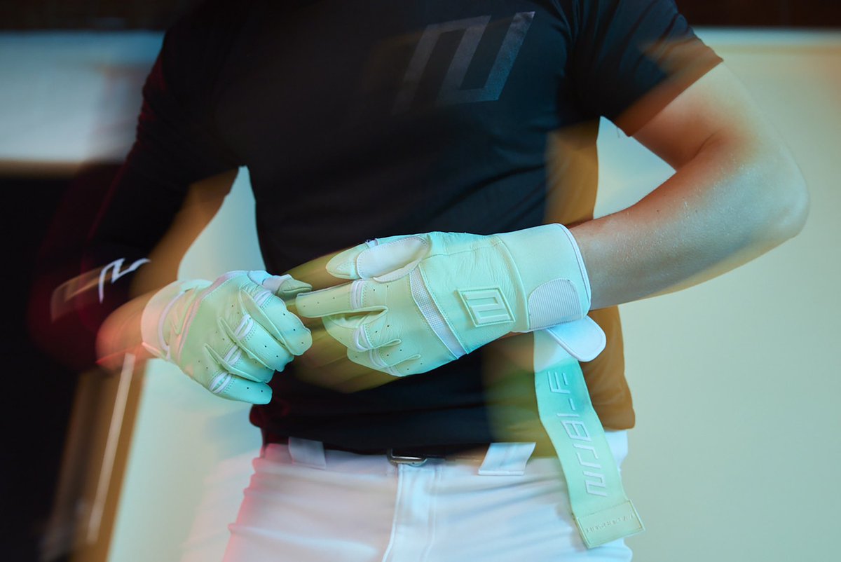 Premium gloves for premium players. Go check them out if you haven’t already. New colors dropping soon.

noblebats.com/collections/ba…

#battinggloves #baseball #baseballlife