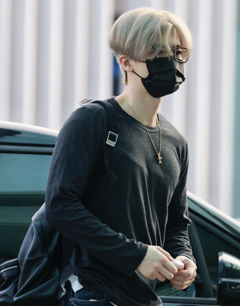 jungshasa's tweet photo. jaemin's chest????????? https://t.co/O3Y8om0BXZ