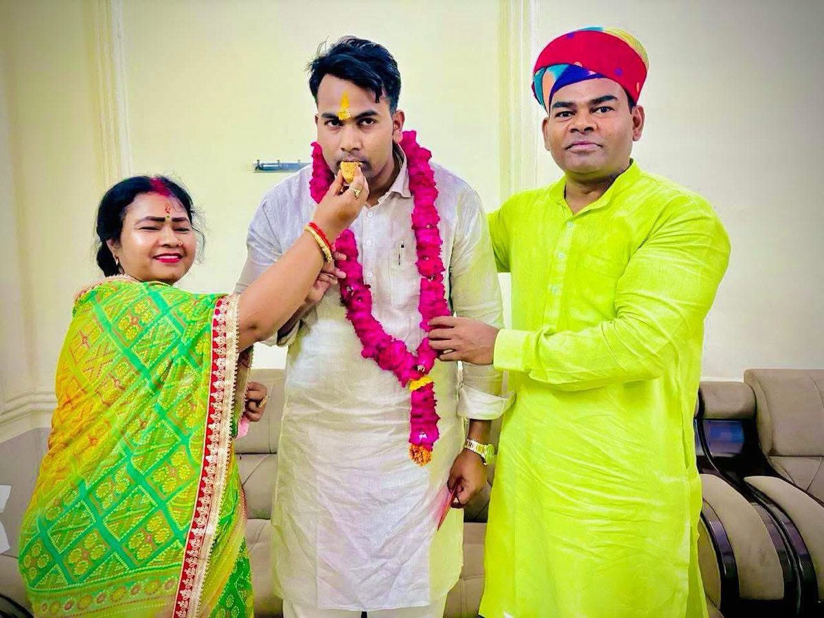 मेरे बड़े भाई श्री Banwari Lal Kushwah ( बी एल कुशवाहा ) जी पूर्व विधायक धौलपुर को जन्मदिन की हार्दिक शुभकामनाएं | #happybirthday #MLA #Dholpur 
<a href="/ShobhaRaniBL/">MLA ShobhaRani Kushwaha</a> <a href="/highlight/">highlight</a> <a href="/upendraKushwah_/">Upendra kushwaha</a>