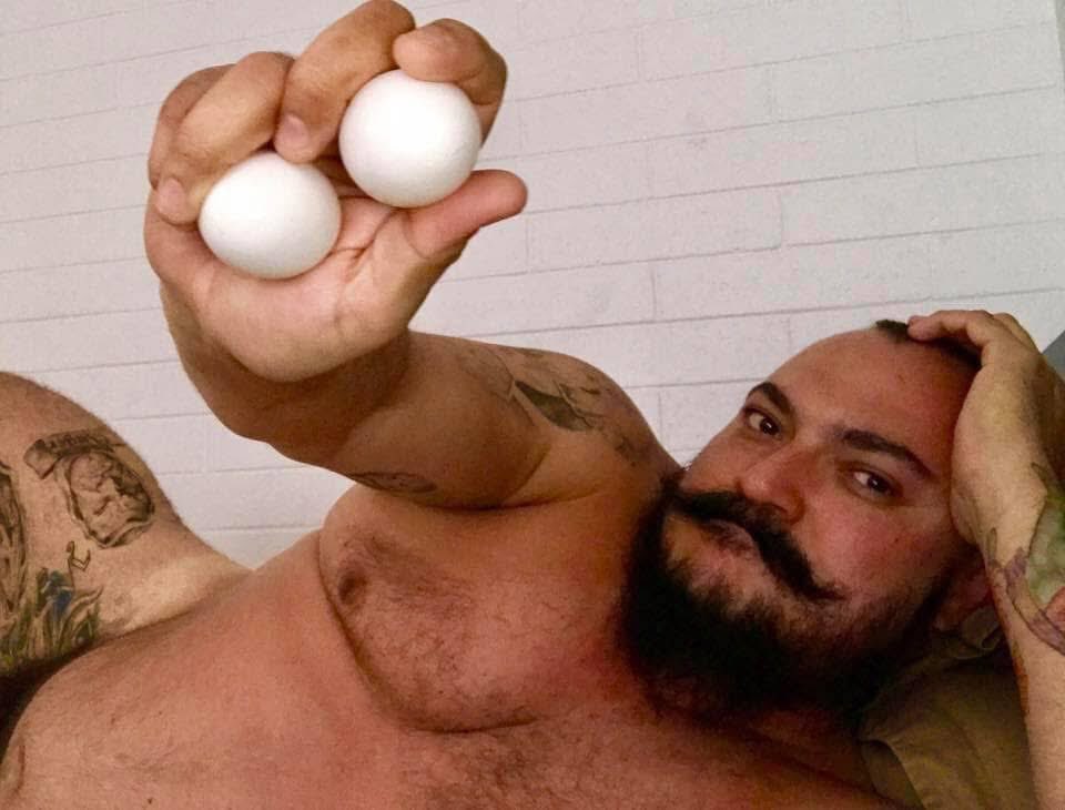 🥚 🥚 Huevos 🥚 🥚
Grade AA   Eier voll Eiweiß