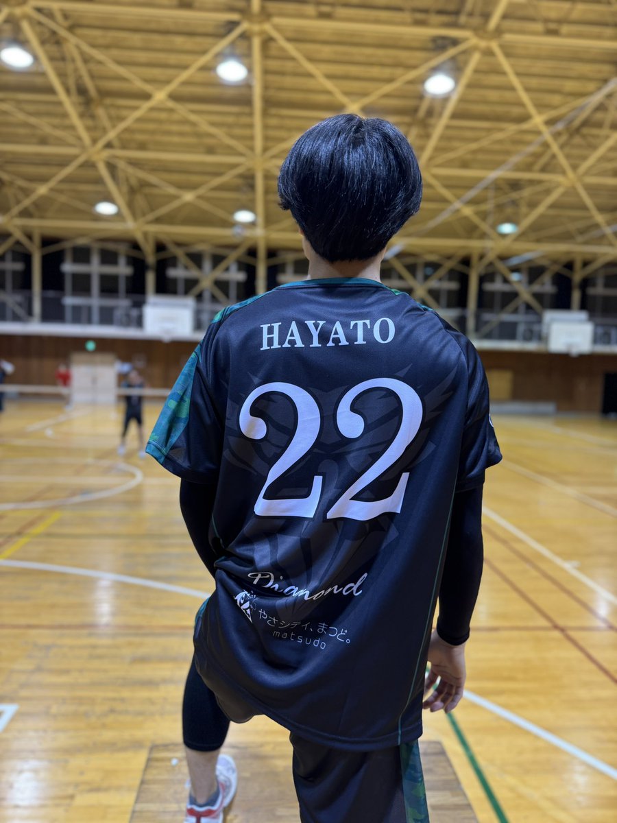 【社会人男子チーム】
新ユニフォーム完成✨
今回もALSTさんで作成していただきました！
またまたかっこいいデザインに仕上がりました😭
ありがとうございます🙇‍♂️

以前アップしたマスコットキャラクターを15周年企画第一段として、今回が第二段！
