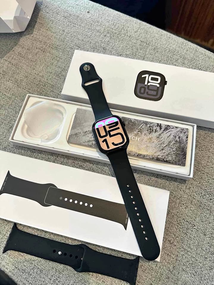 podtechph's tweet image. LATEST APPLE WATCH SERIES 10 ARE NOW AVAILABLE (limited stocks) for only 1,999php 

- colors available: black &amp;amp; silver
- complete accessories
- brand new 

✔ slick &amp;amp; thinner design
✔ wide angle
✔ fast charging and longer battery life