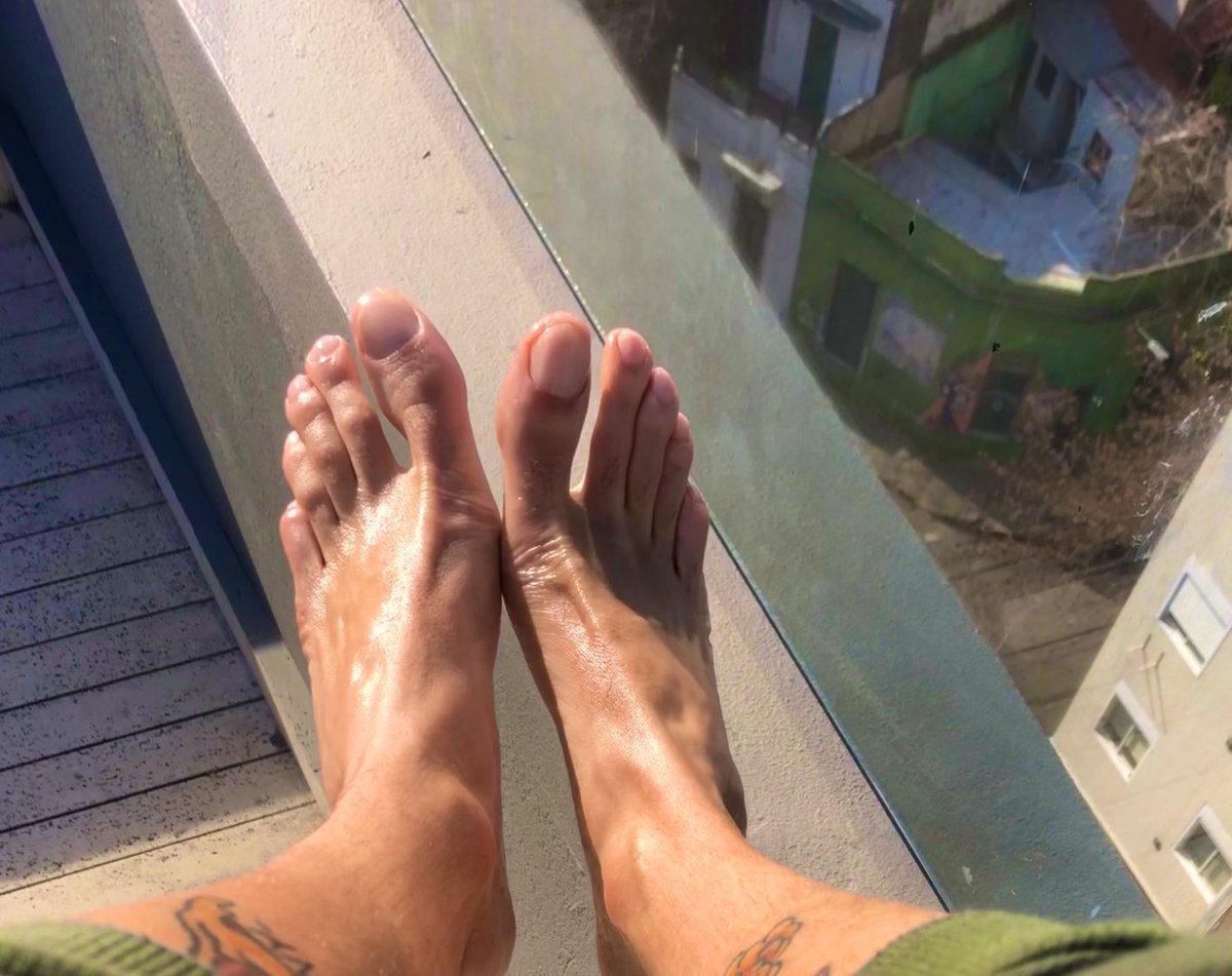AlphaCoin233's tweet image. #malefeet #footfetish #malefootmodel #prettyfeet #alphafeet #dudefeet #maletoes #mentoes #prettytoes #cashmaster #findom #menfeettoes #malefeetlovers #menfeetworship  #feetargentina #feetargentinagay #feetgram #feetgay #feetmodels #gayflipflops #gayfeetlove #gayfootworship…