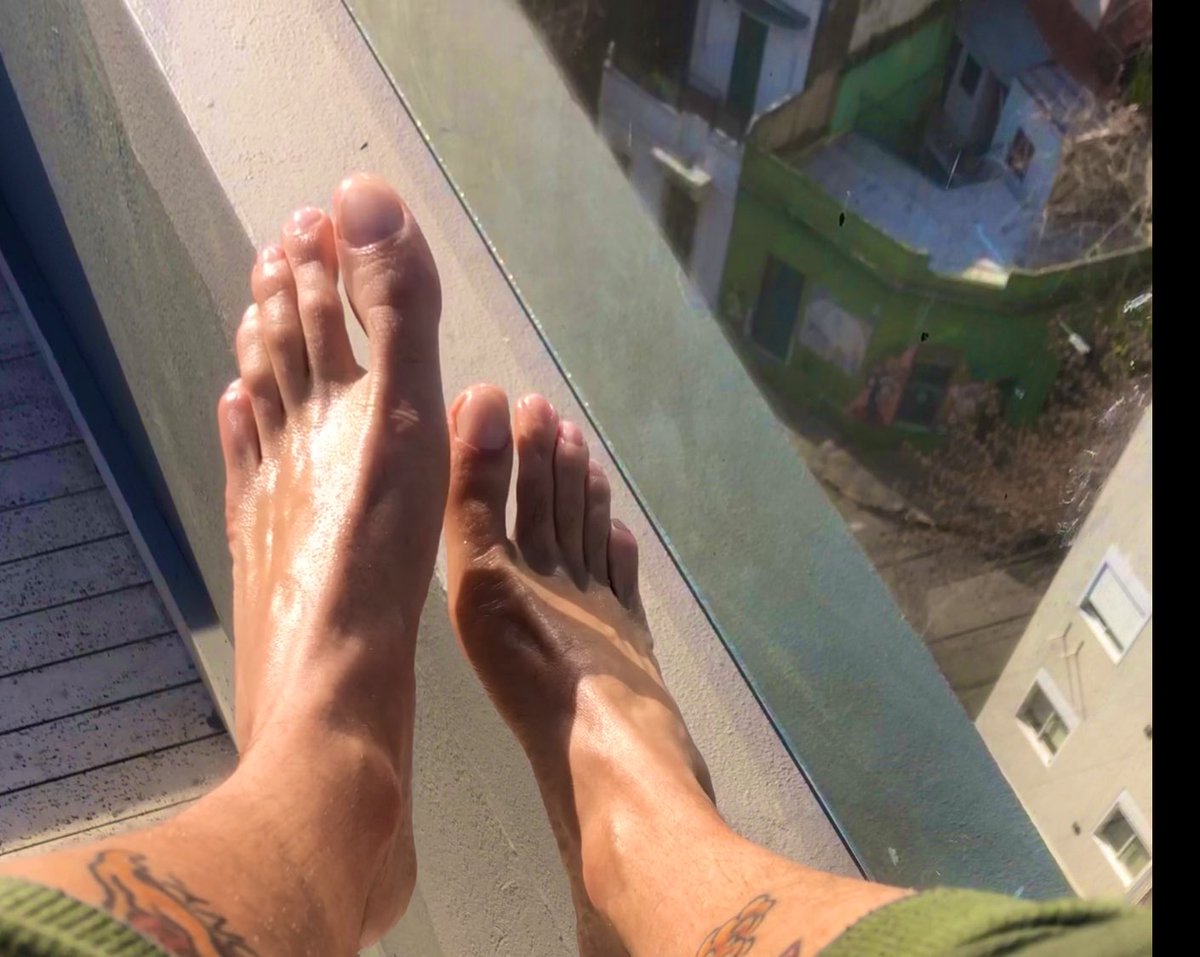 AlphaCoin233's tweet image. #malefeet #footfetish #malefootmodel #prettyfeet #alphafeet #dudefeet #maletoes #mentoes #prettytoes #cashmaster #findom #menfeettoes #malefeetlovers #menfeetworship  #feetargentina #feetargentinagay #feetgram #feetgay #feetmodels #gayflipflops #gayfeetlove #gayfootworship…