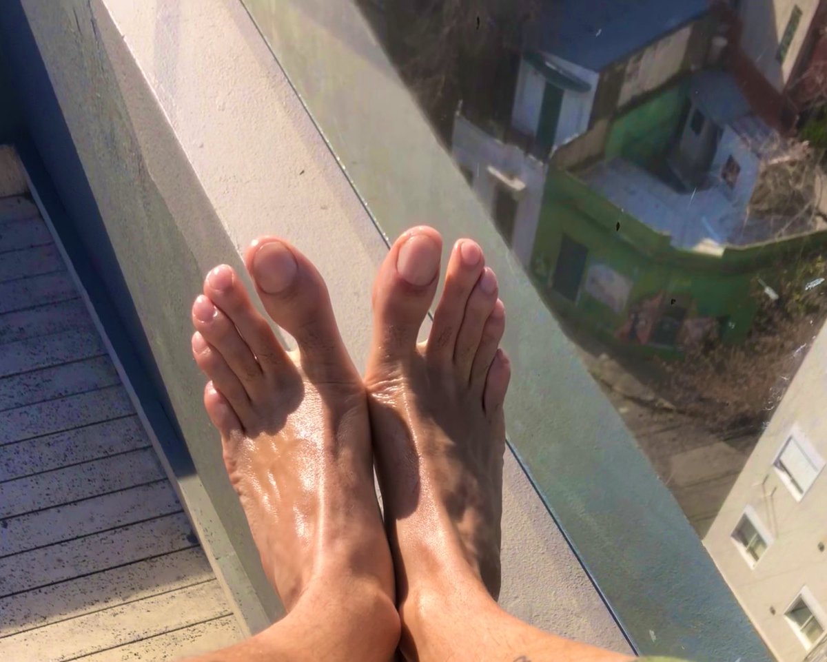 AlphaCoin233's tweet image. #malefeet #footfetish #malefootmodel #prettyfeet #alphafeet #dudefeet #maletoes #mentoes #prettytoes #cashmaster #findom #menfeettoes #malefeetlovers #menfeetworship  #feetargentina #feetargentinagay #feetgram #feetgay #feetmodels #gayflipflops #gayfeetlove #gayfootworship…