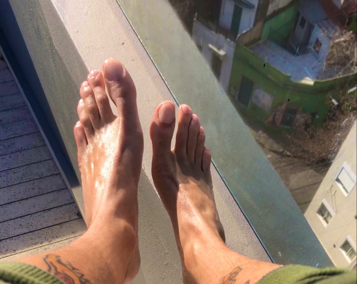 AlphaCoin233's tweet image. #malefeet #footfetish #malefootmodel #prettyfeet #alphafeet #dudefeet #maletoes #mentoes #prettytoes #cashmaster #findom #menfeettoes #malefeetlovers #menfeetworship  #feetargentina #feetargentinagay #feetgram #feetgay #feetmodels #gayflipflops #gayfeetlove #gayfootworship…