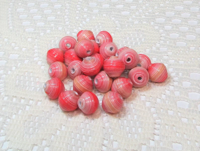 paperbeadboutiq's tweet photo. Paper Beads, Loose Handmade Jewelry Making Supplies Craft Supplies Round Ombre Peachy Orange https://t.co/XSMjjCU2WG via @Etsy #paperbeads #springbeads #handmadebeads #jewelrymakingbeads #craftingbeads https://t.co/uK4W5P1Ajy