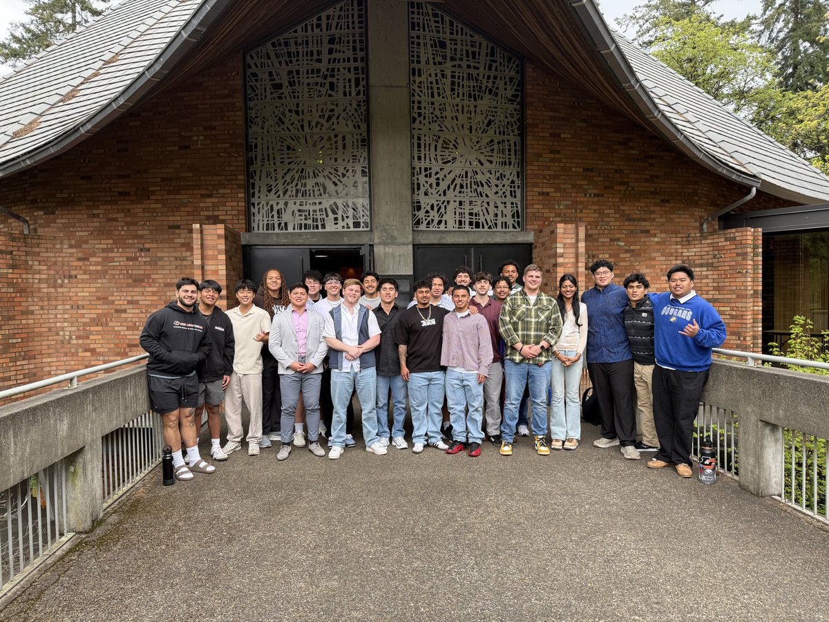 Happy Easter! Love worshipping with my fellow <a href="/LCPioneers/">L&C Pioneers</a> peers. Great praise and worship, and message by Wil Powell. #LCPioneerFellowship #GodisGood #Easter2025 #HeIsRisen